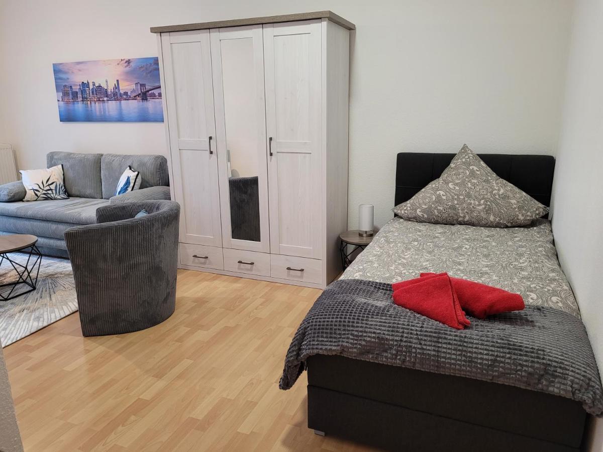Wohnung In Oberhausen: Zentral & Ruhig, Eigener Eingang Oberhausen  Ngoại thất bức ảnh
