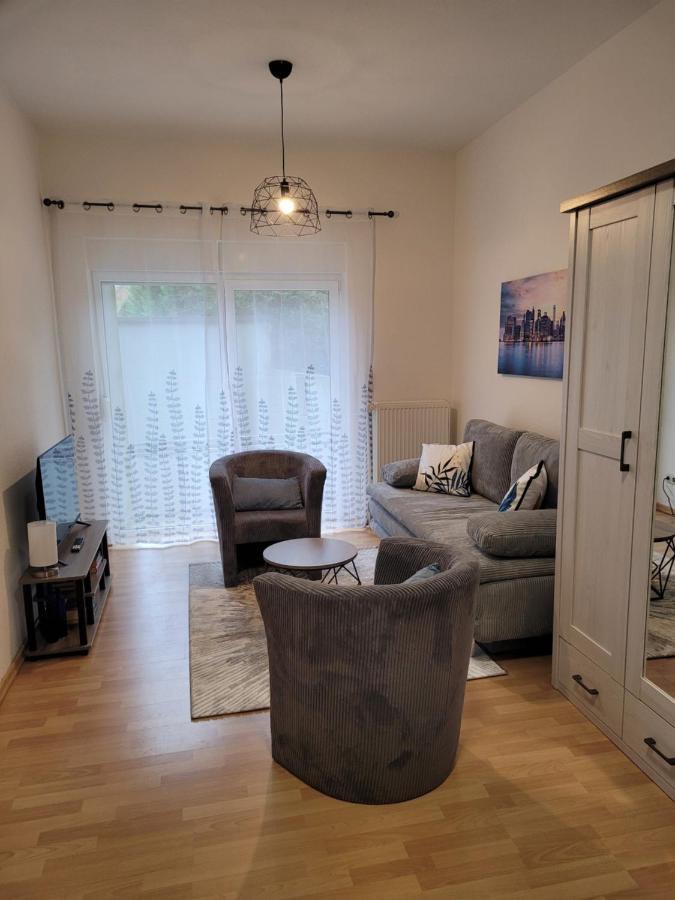 Wohnung In Oberhausen: Zentral & Ruhig, Eigener Eingang Oberhausen  Ngoại thất bức ảnh